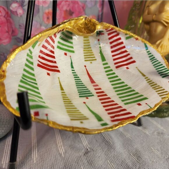 DECOUPAGE CLAM SHELL DECOUPAGE TRINKET DISH CHRISTMAS TREES - Picture 2 of 12